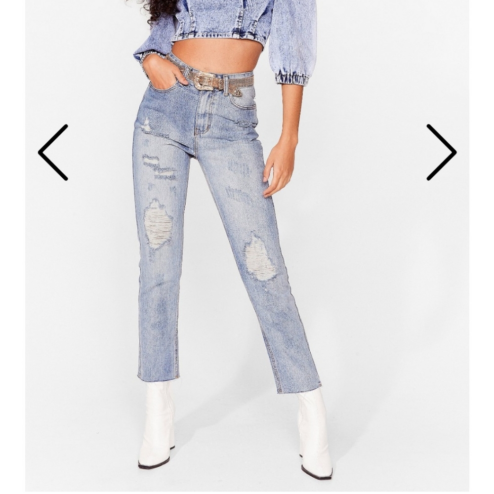 NWT Distressed mom jeans